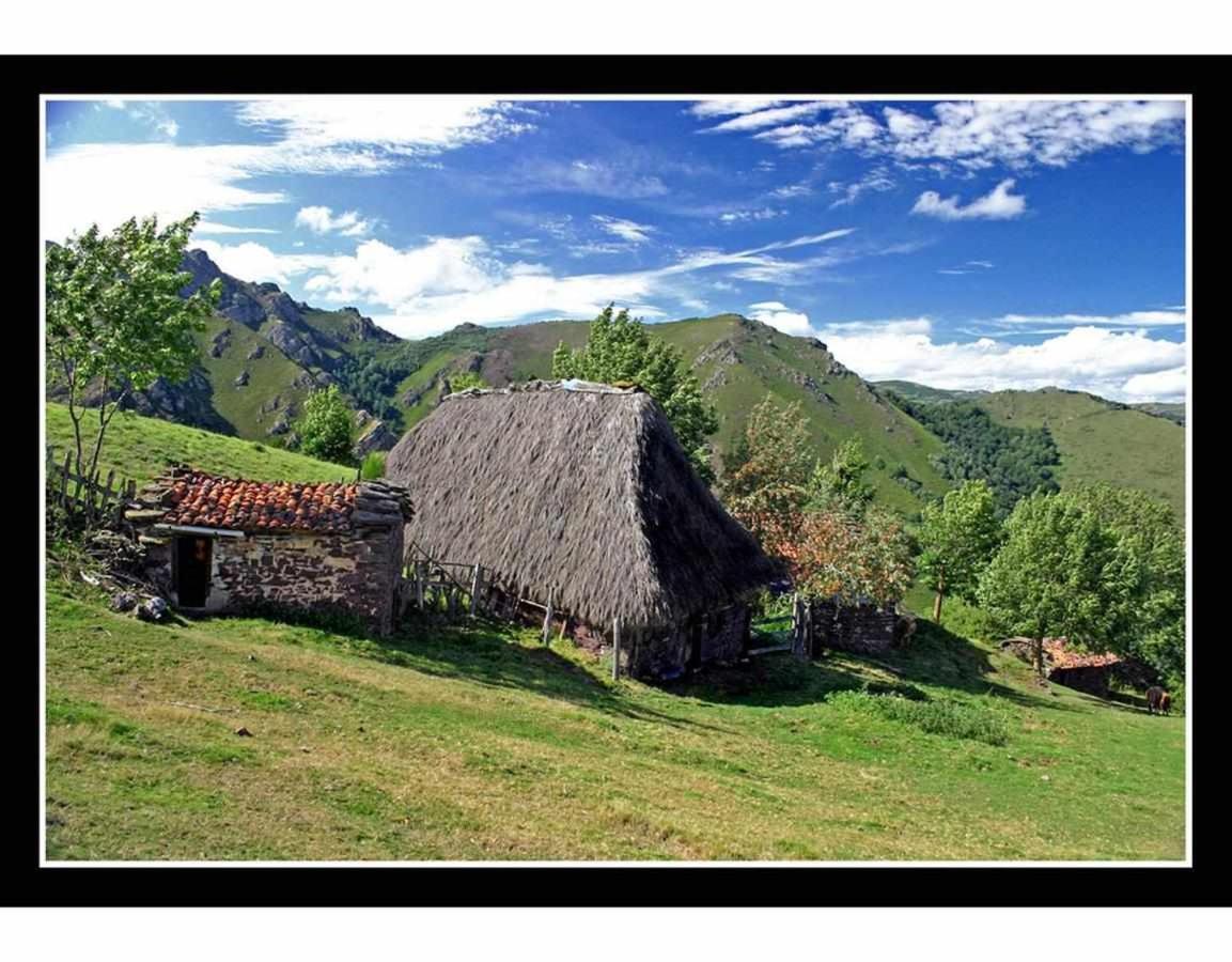 Casa Rural La Carrozal Senda Del Oso Orelleiru Kültér fotó